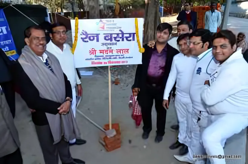 Rain basera night shelter, Delhi: blankets for residents