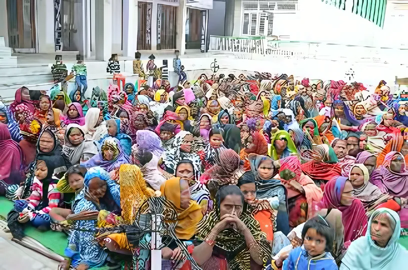 Blanket and clothes distribution camp, Farrukhabad