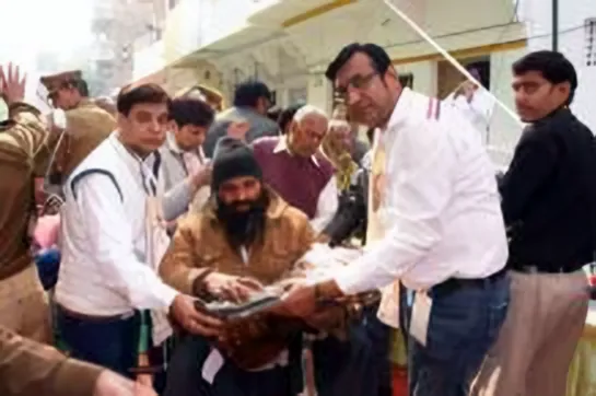 Blanket and clothes distribution camp, Mirzapur